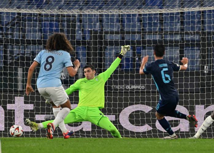 包含波尔图发布备战花絮；今晚刷新队史纪录；NBA总决赛任务艰巨；身体对抗强度拉满的词条